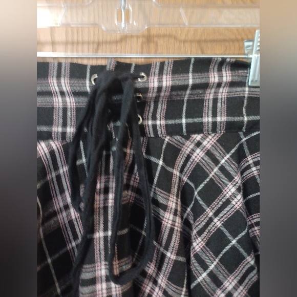 NWOT high waisted tartan print mini skirt - Picture 2 of 6